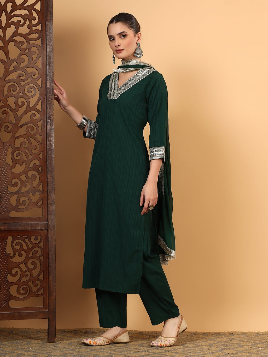 Women Green Designer  Embroidered Kurta set with dupatta with Pant