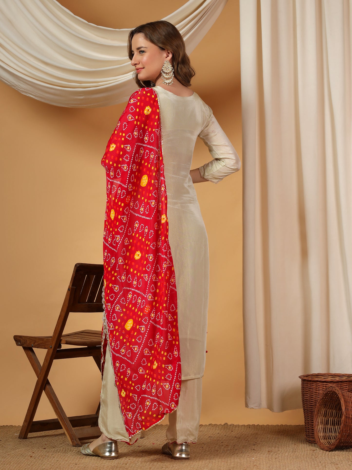 Off White Designer Embroidered Kurta set with dupatta with Pant