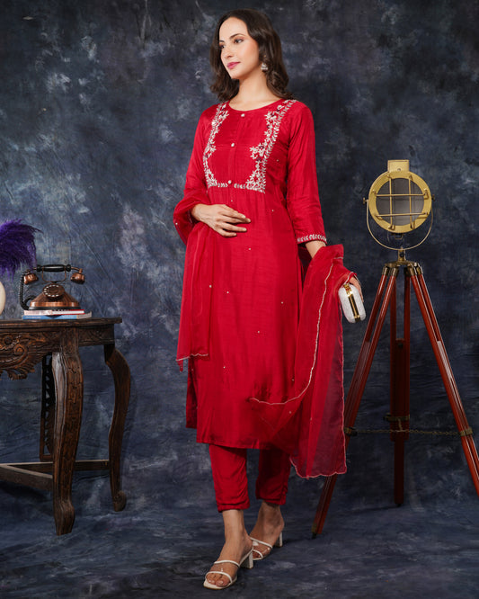 Red embroidered kurta Pant  with dupatta