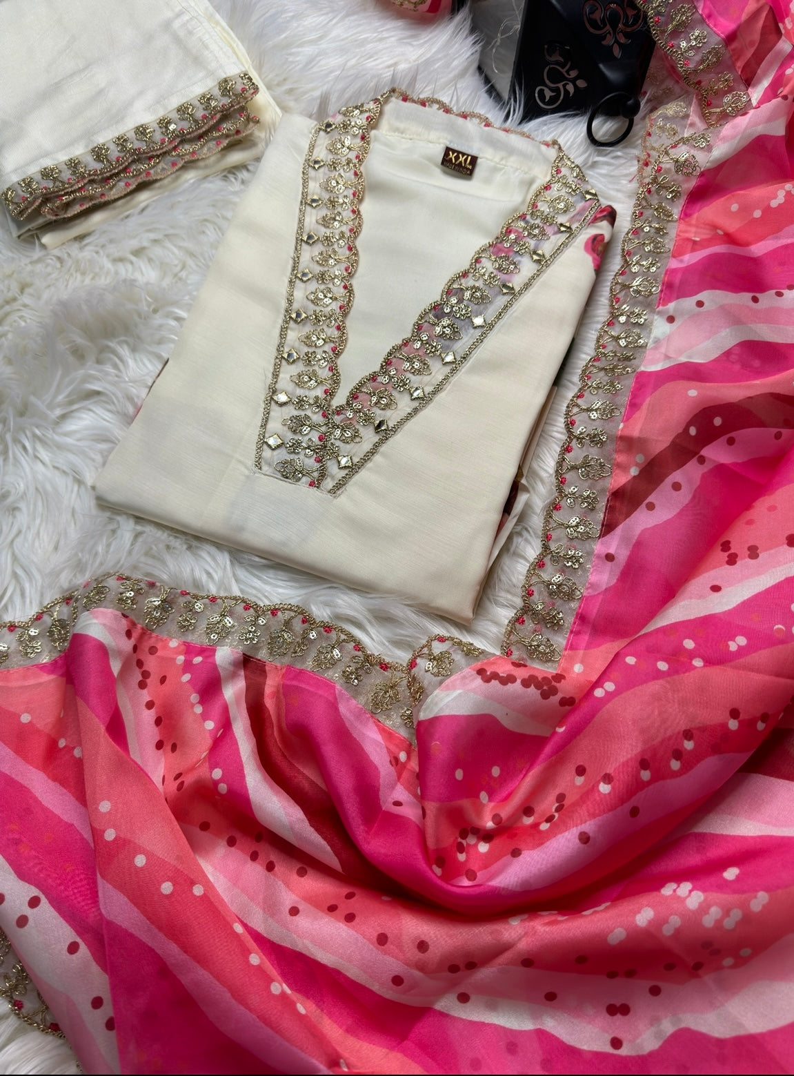 Off White Lilac silk kurta set with Mary Pink dupatta - Prisachi Official