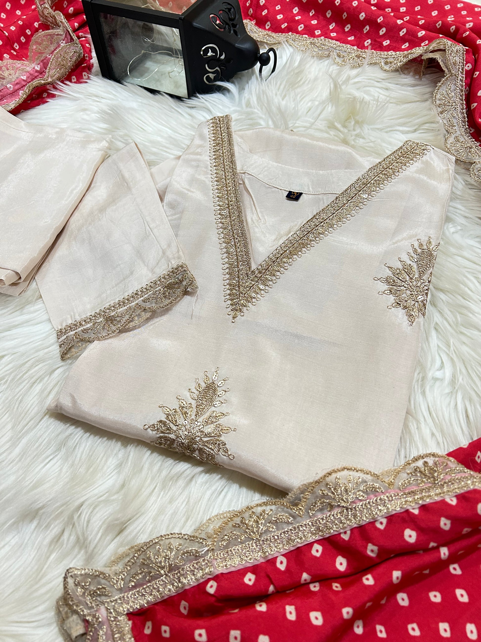 Off White Lilac silk kurta set with red dupatta - Prisachi Official