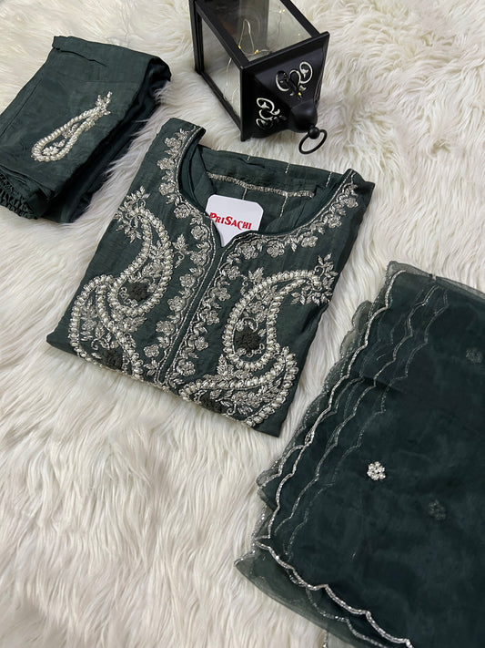Green embroidered kurta set with dupatta - Prisachi Official