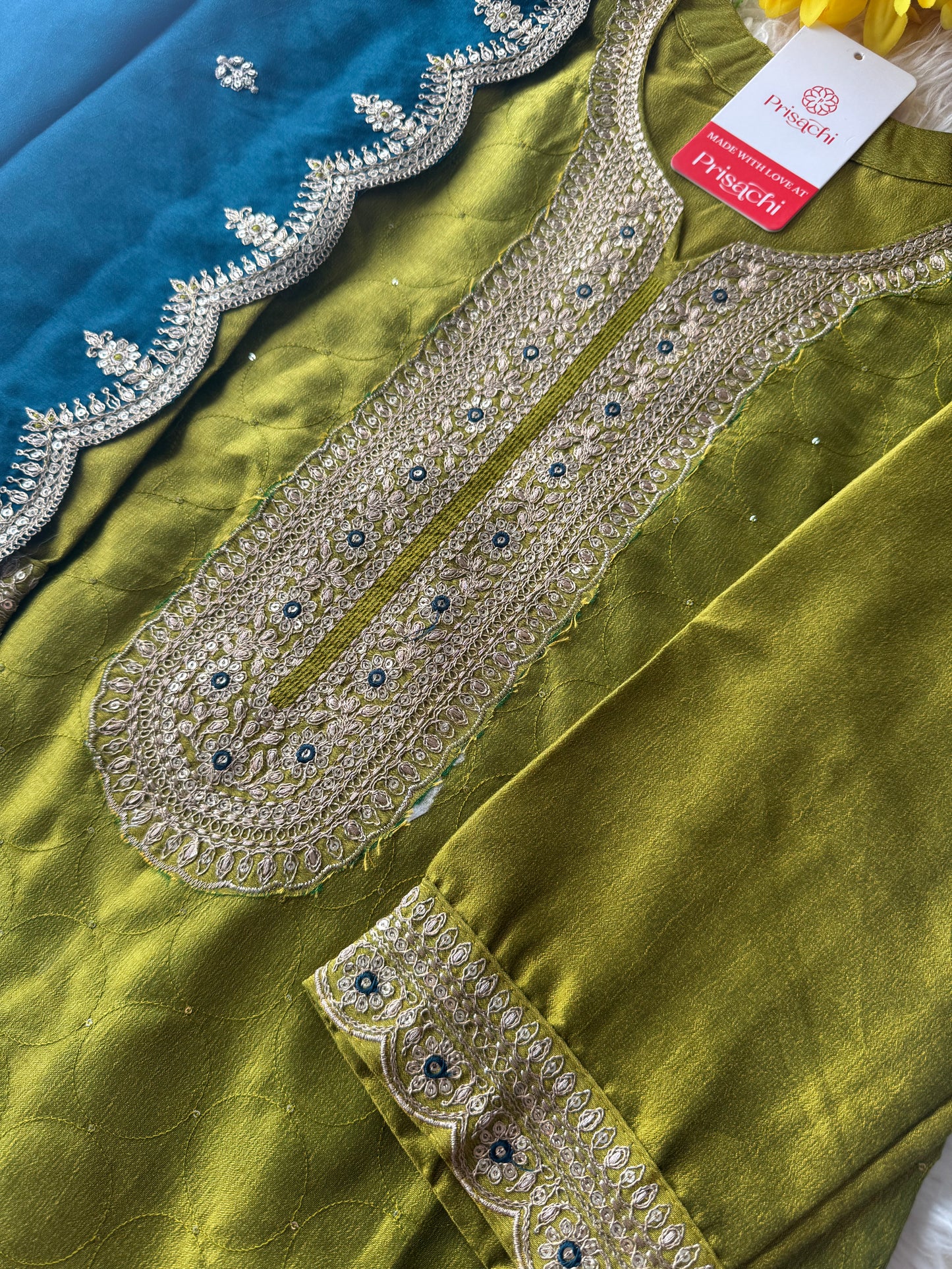 Green  embroidered kurta set with  contrast dupatta