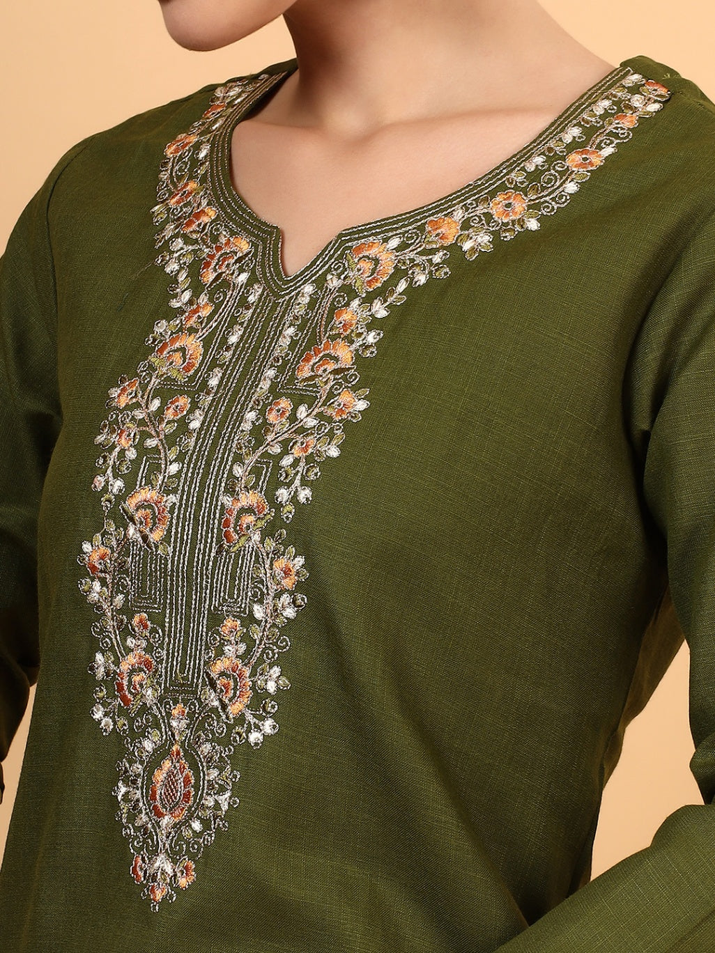Women Green Designer Embroidered Kurta set with dupatta with Pant