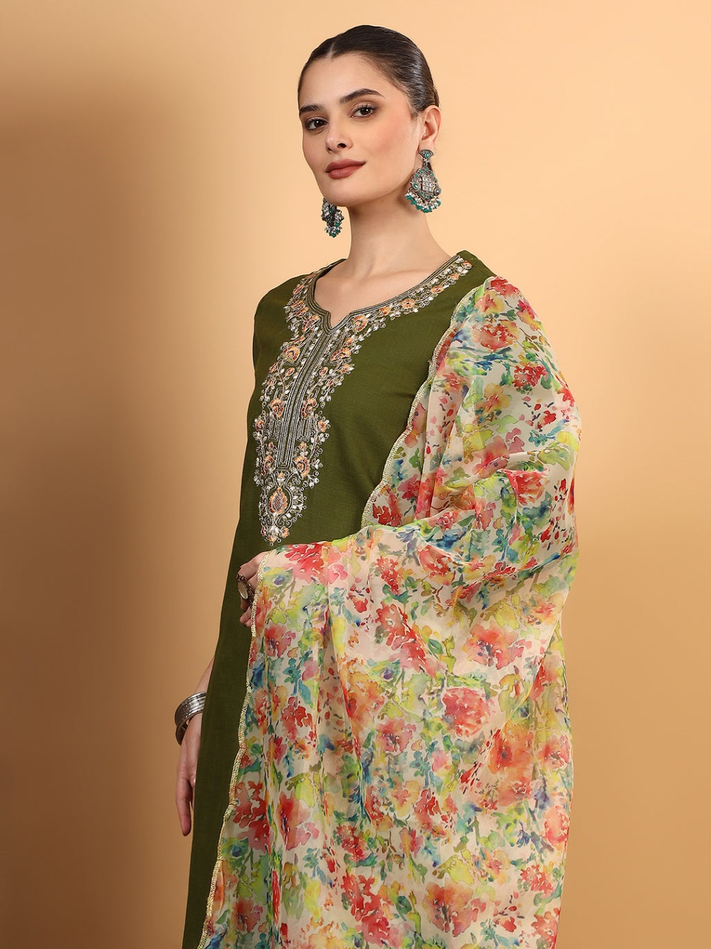 Women Green Designer Embroidered Kurta set with dupatta with Pant