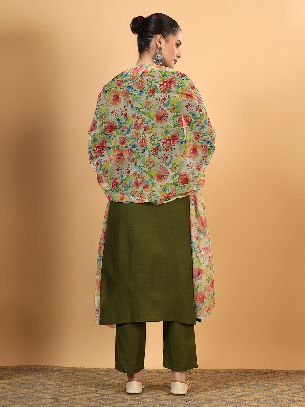 Women Green Designer Embroidered Kurta set with dupatta with Pant