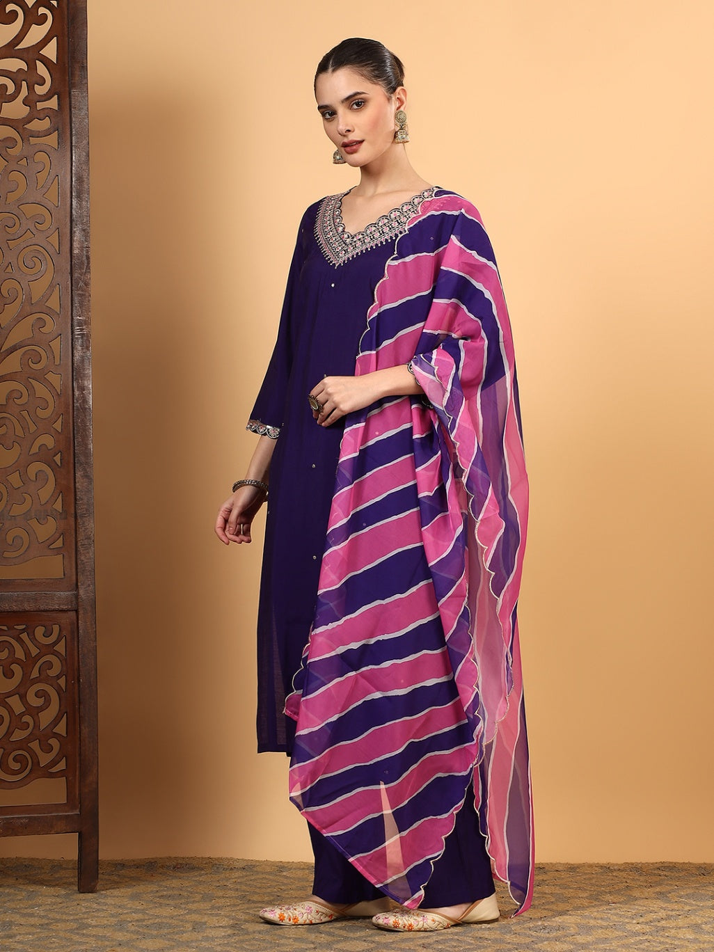 Women Purple Designer Embroidered Kurta set with dupatta with Pant
