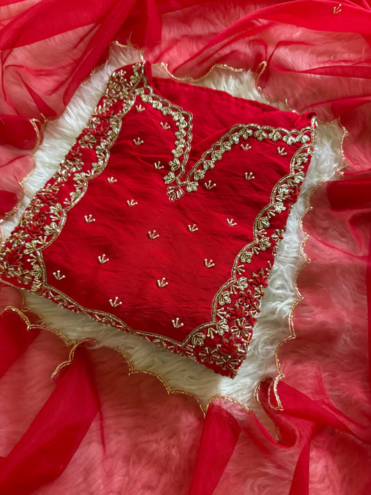 Red embroidered kurta bottom with dupatta with Zardosi work