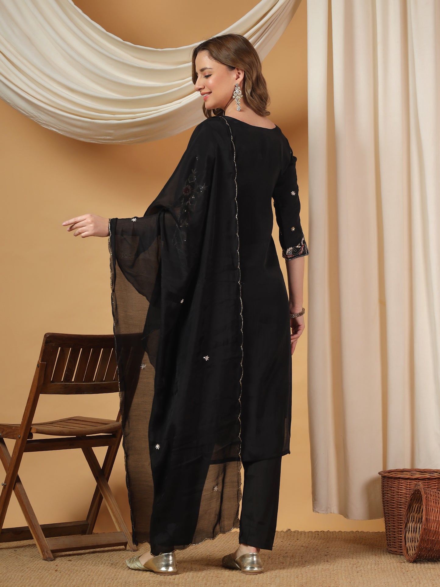 Black Designer Embroidered Kurta set with dupatta with Pant - Prisachi Official