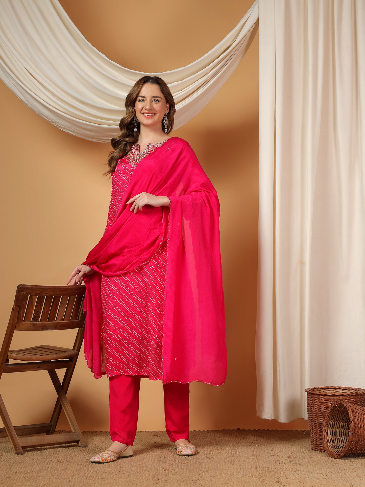 Pink Bandhani Embroidered kurta set with dupatta & Pant