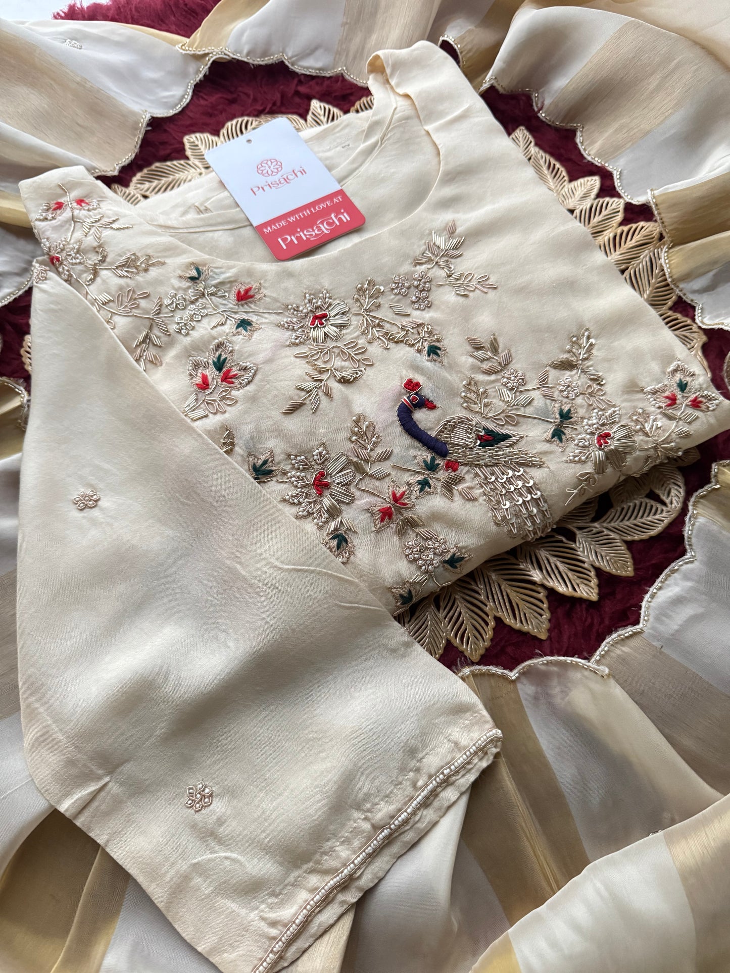 Off White embroidered kurta set with dupatta