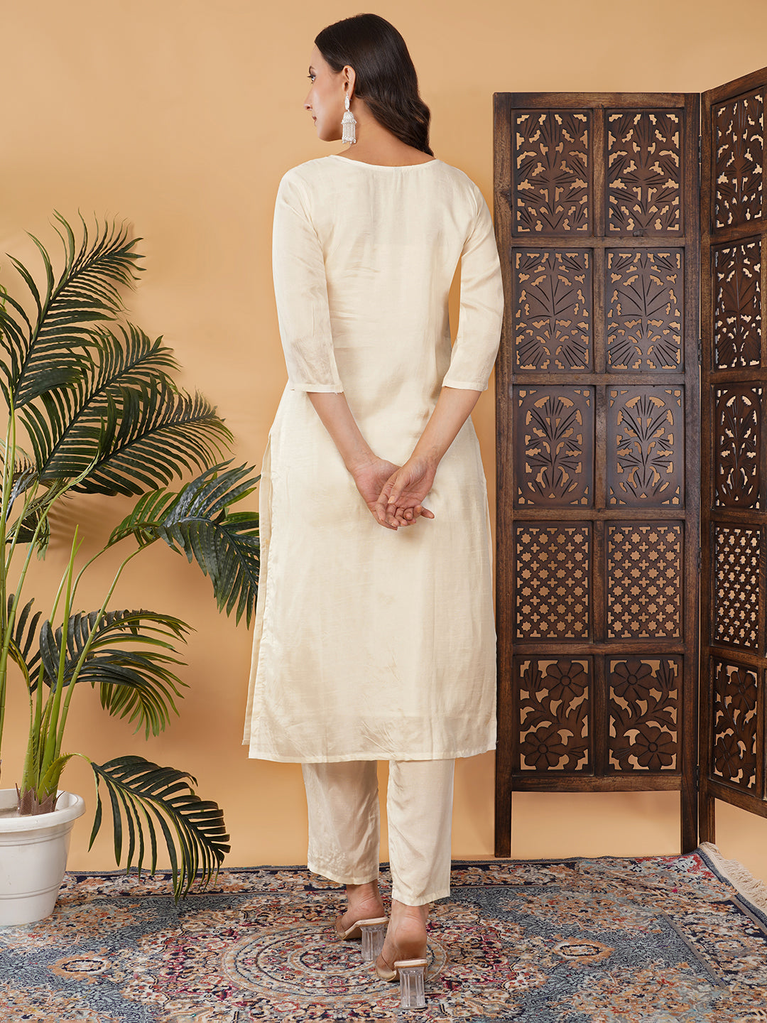 White Floral Thread Embroidered Kurta Set with Dupatta & Pants | Festive Ethnic Wear