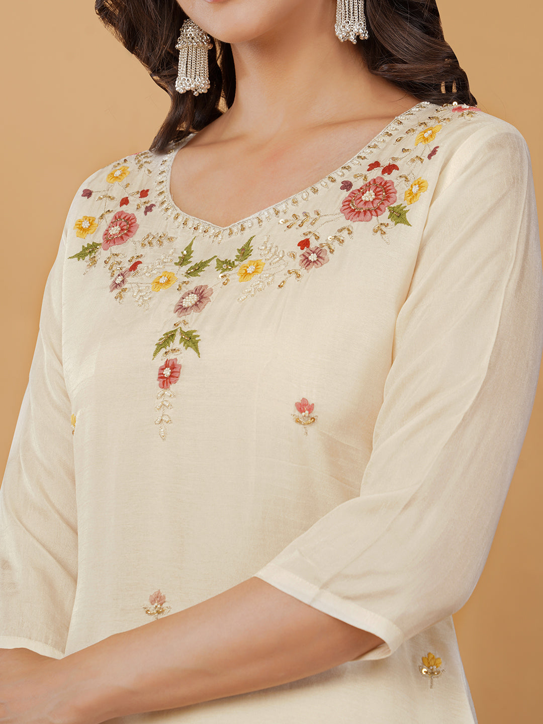 White Floral Thread Embroidered Kurta Set with Dupatta & Pants | Festive Ethnic Wear