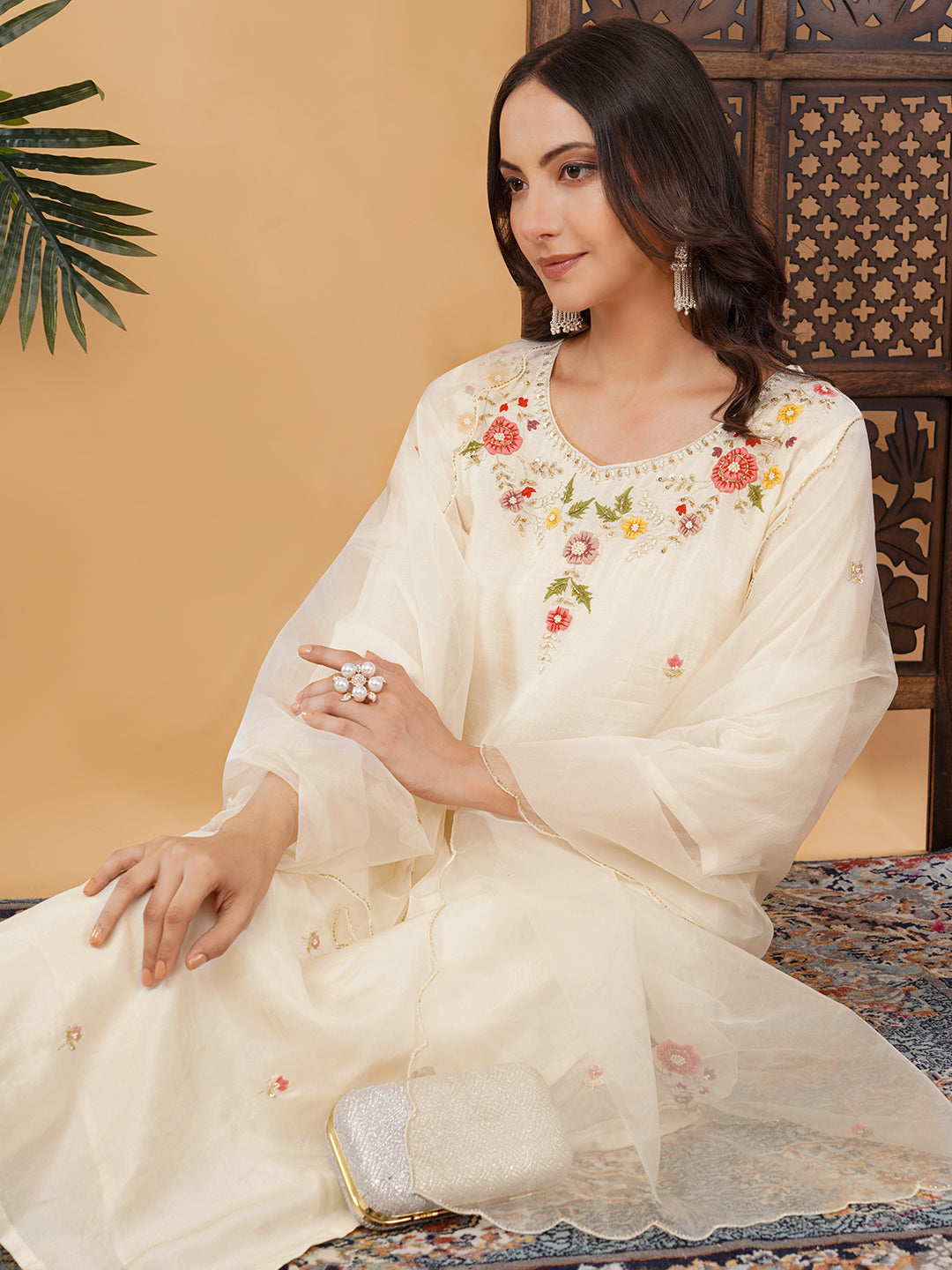 White Floral Thread Embroidered Kurta Set with Dupatta & Pants | Festive Ethnic Wear