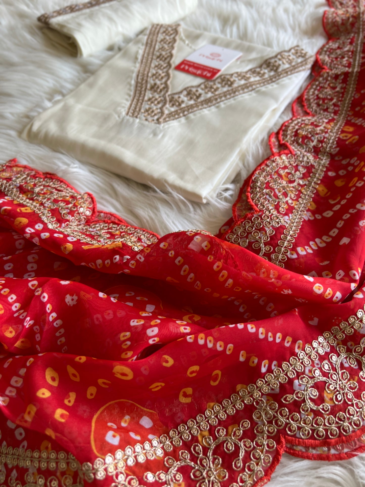 Off White Lilac silk kurta set with Red   bandhani  dupatta