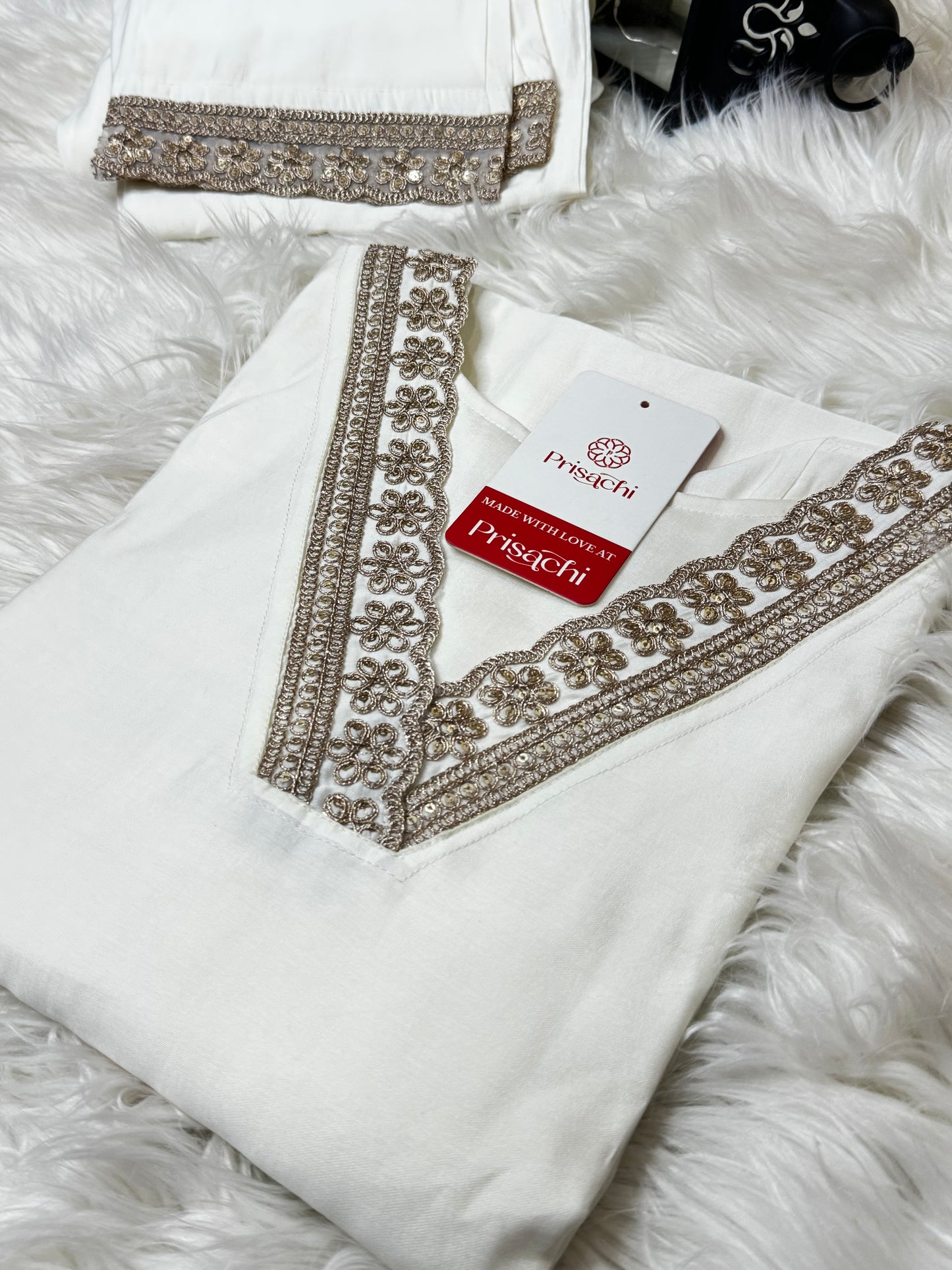 Off White Lilac silk kurta set with Red   bandhani  dupatta