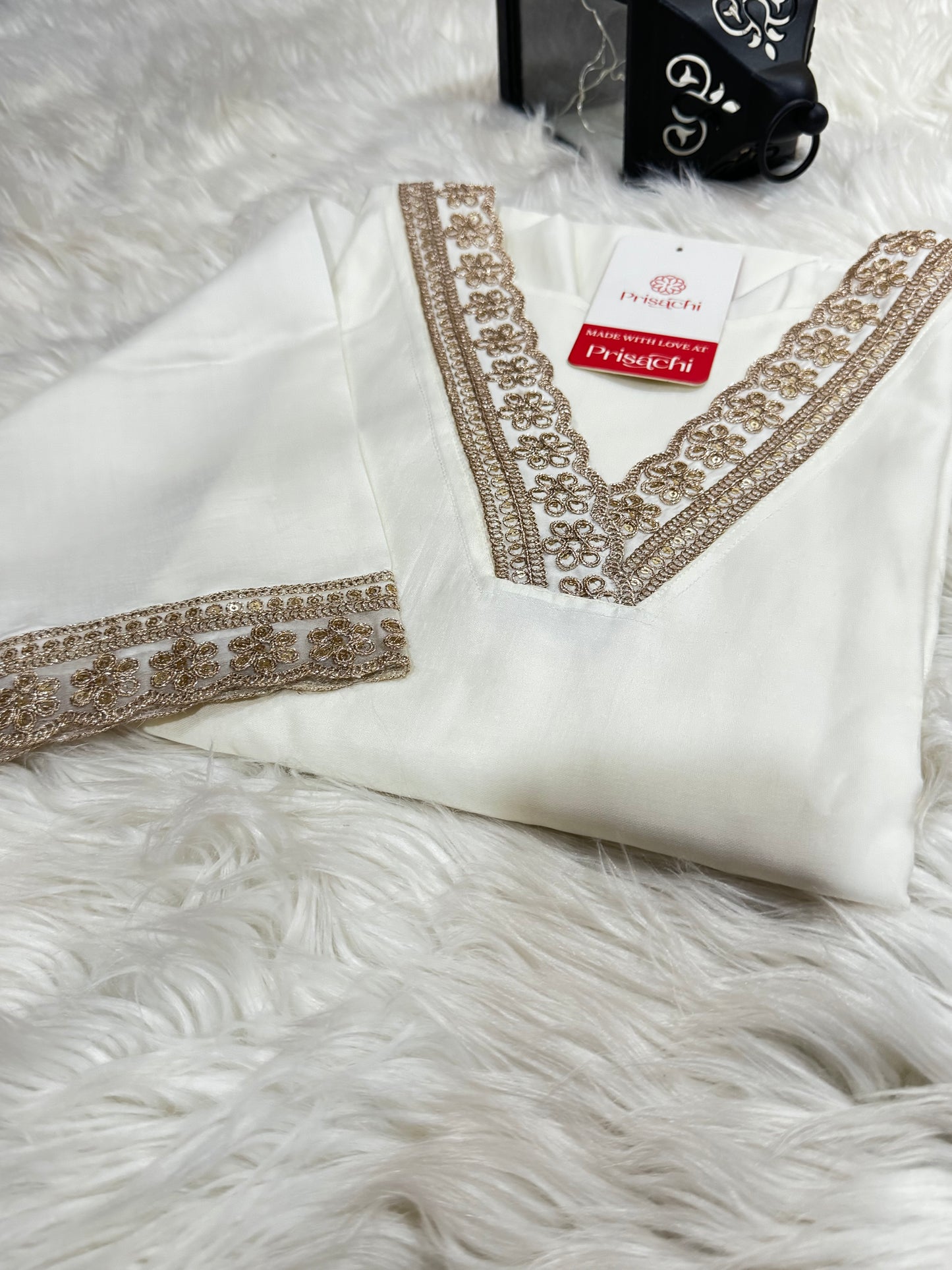 Off White Lilac silk kurta set with Red   bandhani  dupatta