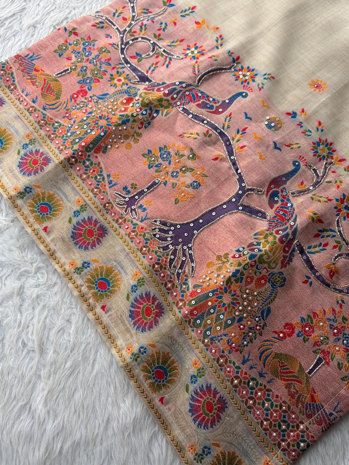 Off White Ethnic embroidered kurta set with dupatta