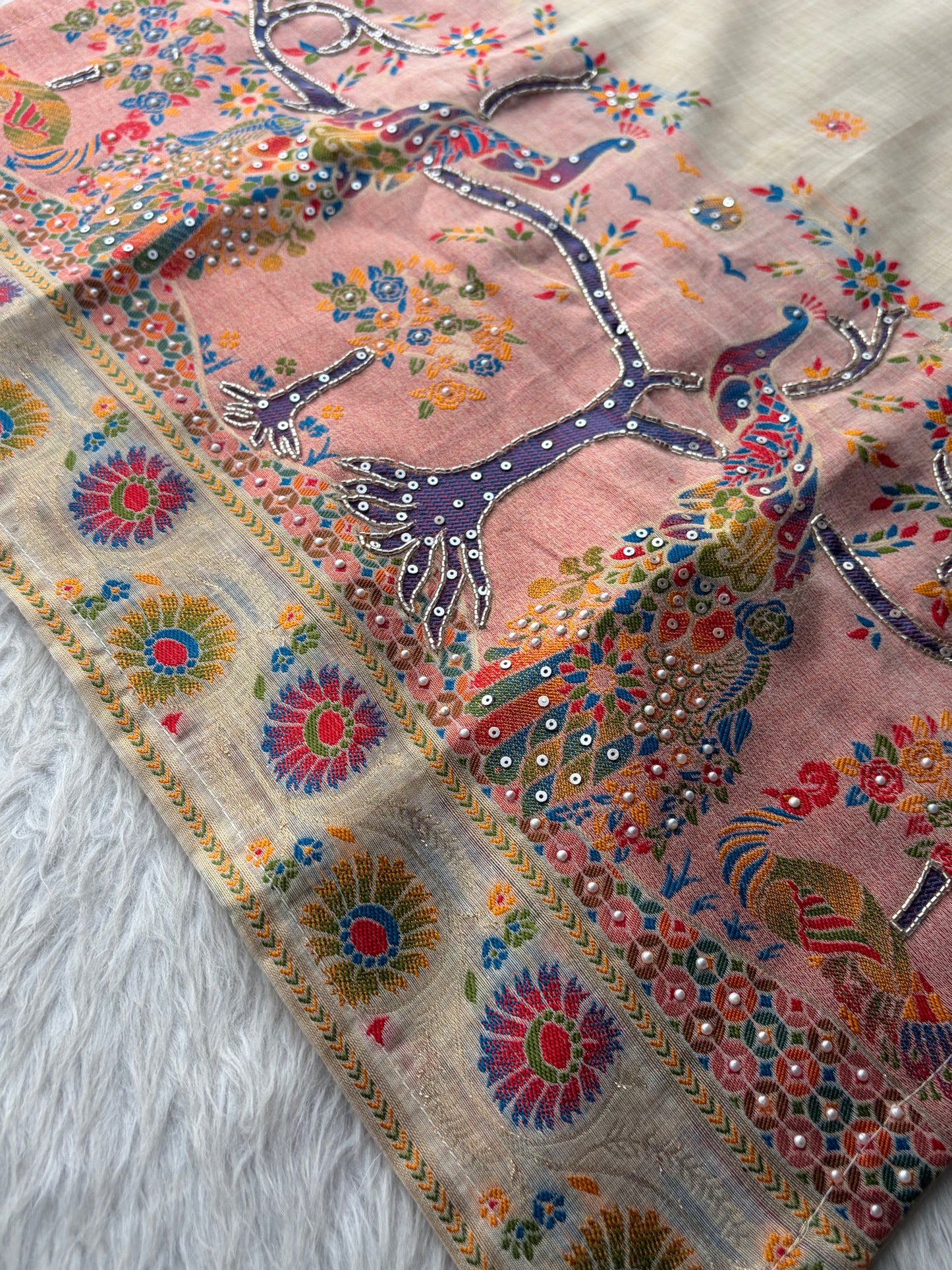 Off White Ethnic embroidered kurta set with dupatta