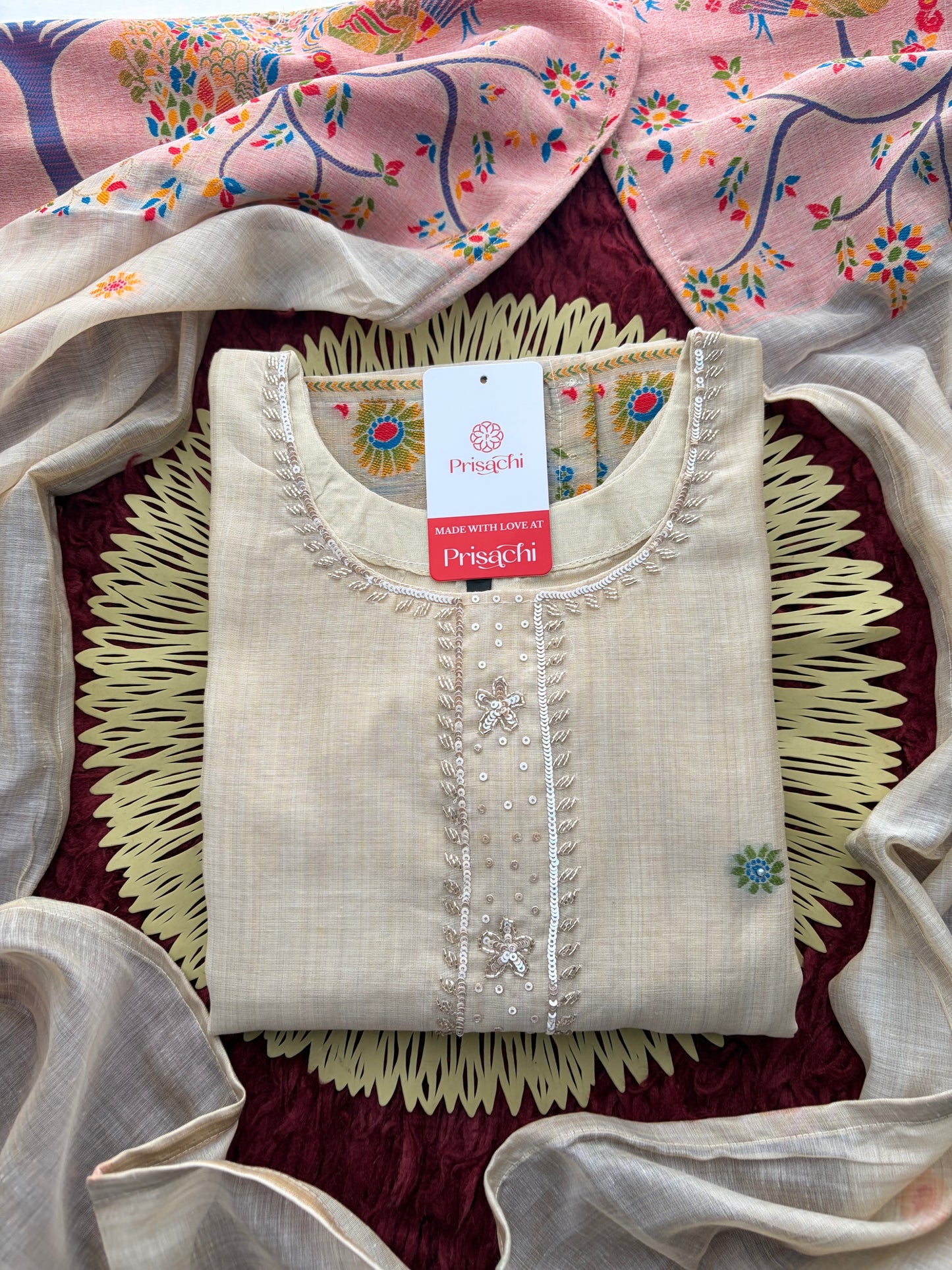 Off White Ethnic embroidered kurta set with dupatta
