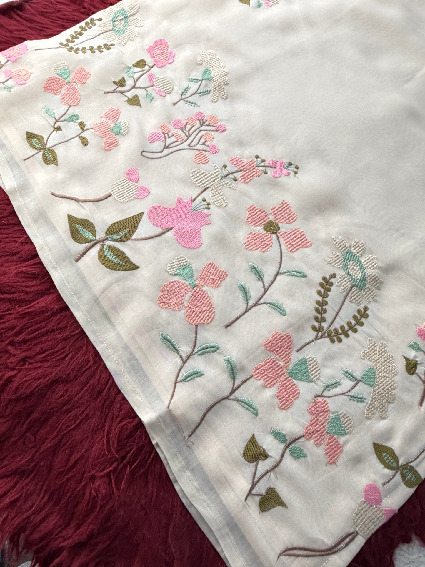White Floral Thread Embroidered Sleeveless Strappy Kurta Set with Dupatta & Pants | Festive & Ethnic Wear